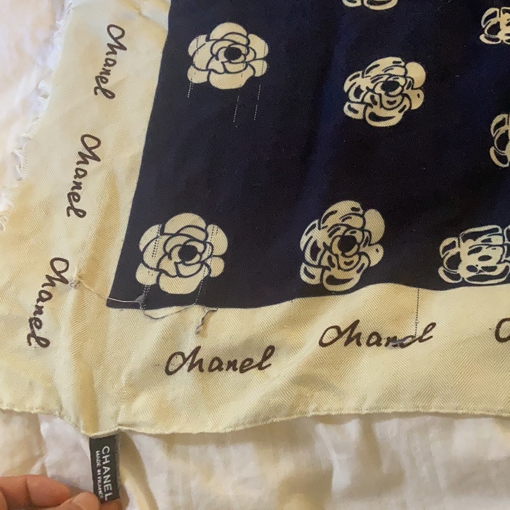 CHANEL pashmina - Picture 2 of 3